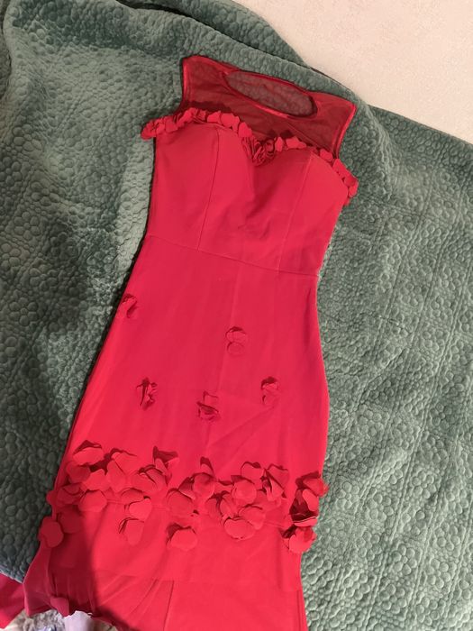 Вечернее красное платье