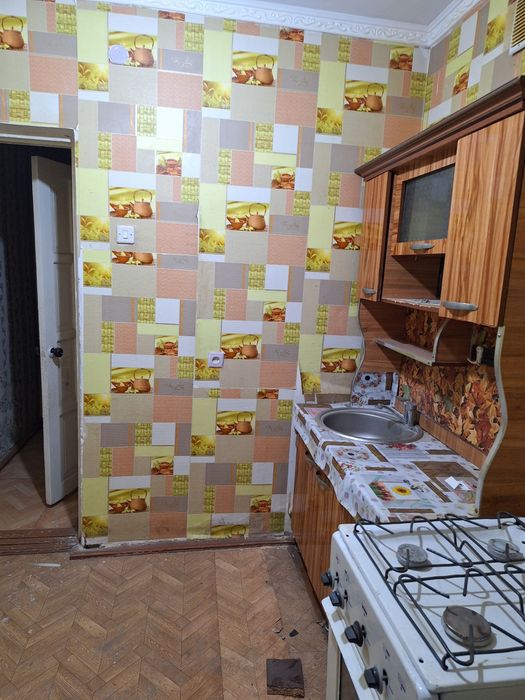 1 хонали сотилади 4 этаж Кора камиш 1/4