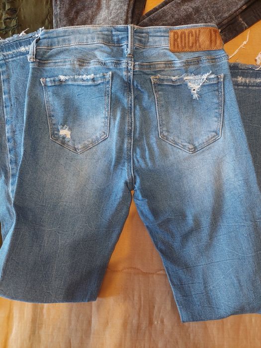 Дамски дънки ,,С,,размер