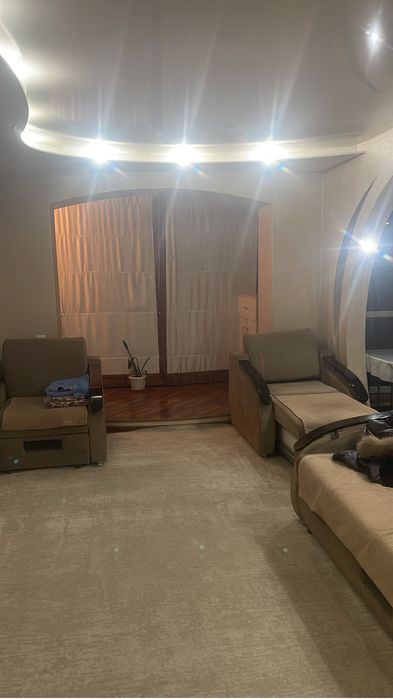 Продам 3х комнатную,студия,64кв,2 этаж