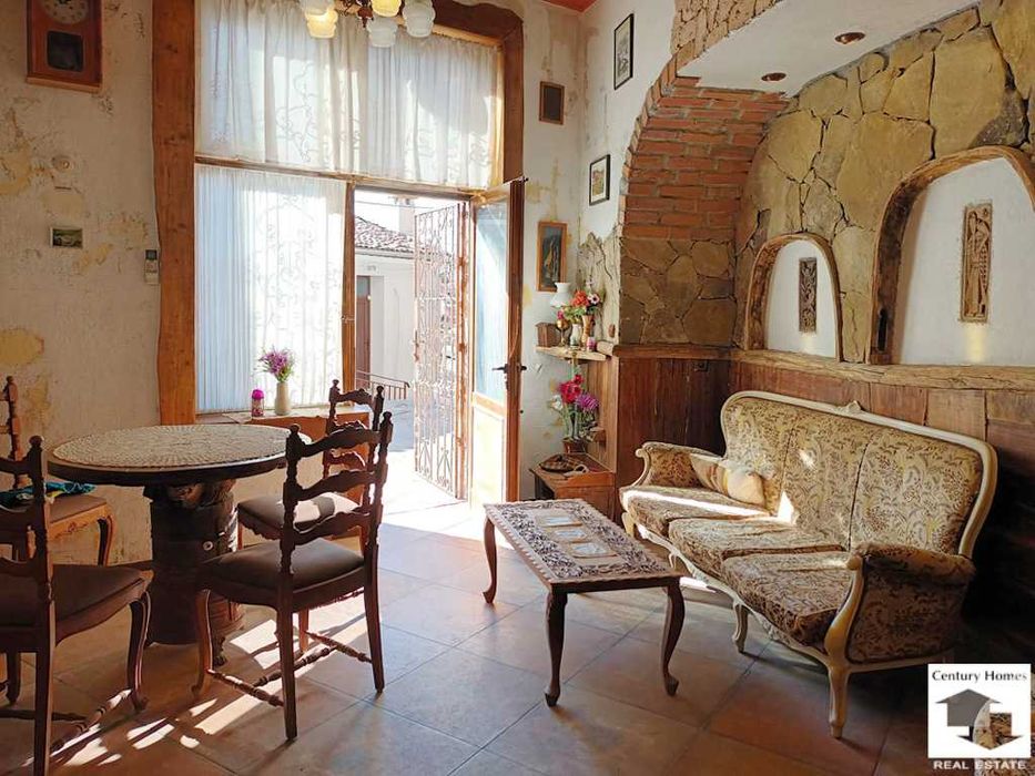 Продава се Тристаен апартамент в Велико Търново, Център - 55 кв.м за 1310 €/кв.м - Снимка #3