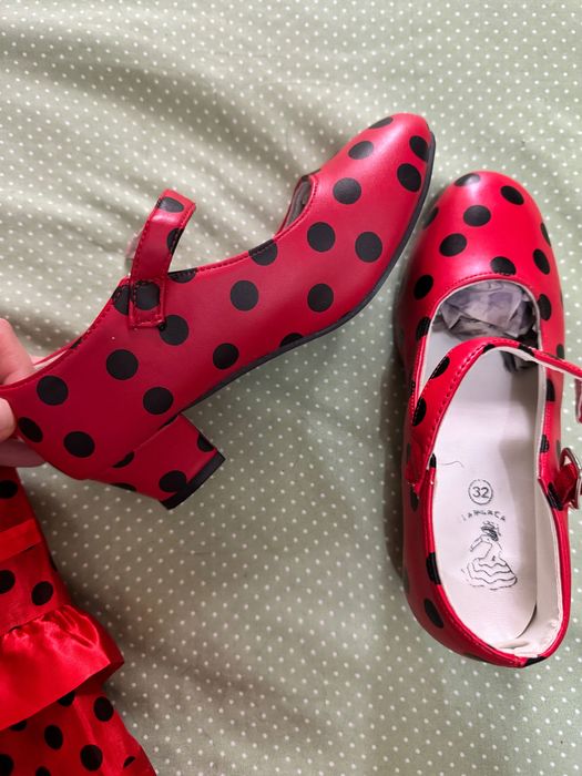 Продается наряд на девочку