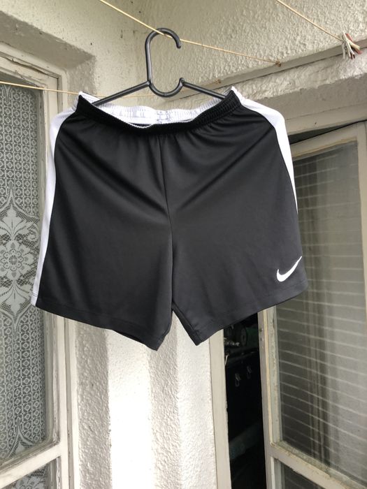 Nike детски къси панталонки в размер( до 158 см)