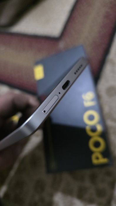 Poco F6 512 гб       .