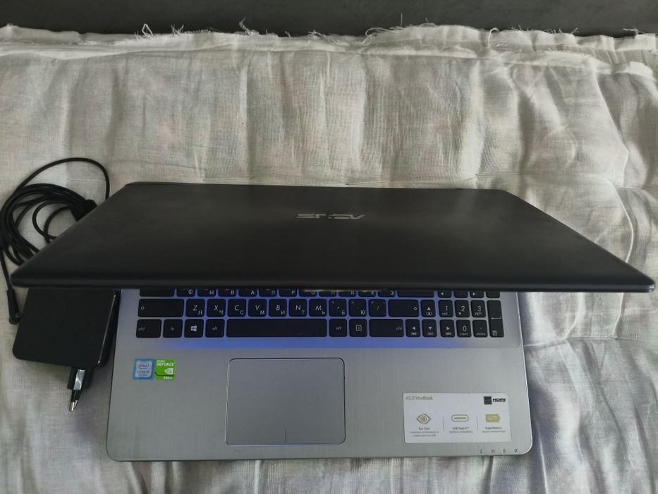 АSUS i3-7100U + GeForce 930MX