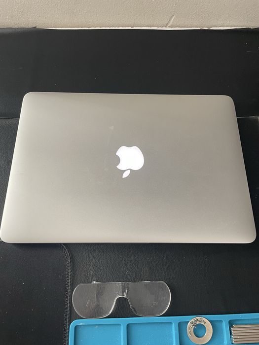 Laptopuri hp si apple