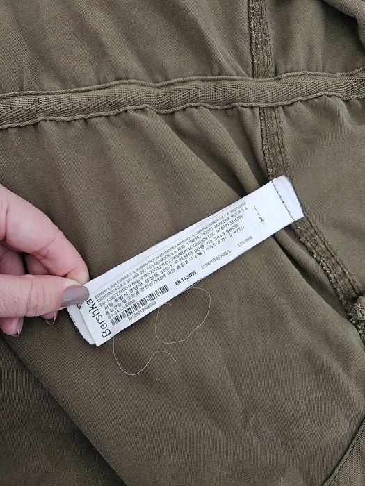 Geaca Bershka L cu aplicatii