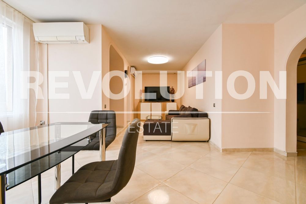 Двустаен апартамент в ж.к. Редута.