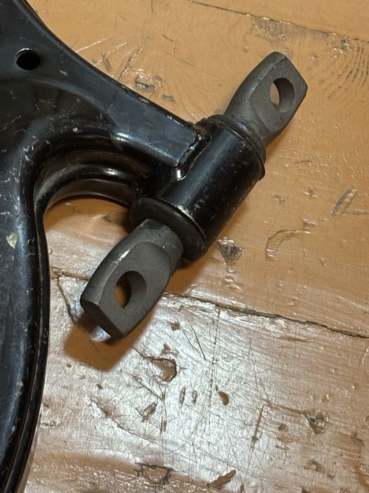 Рычаг передний камри 30-35 араб