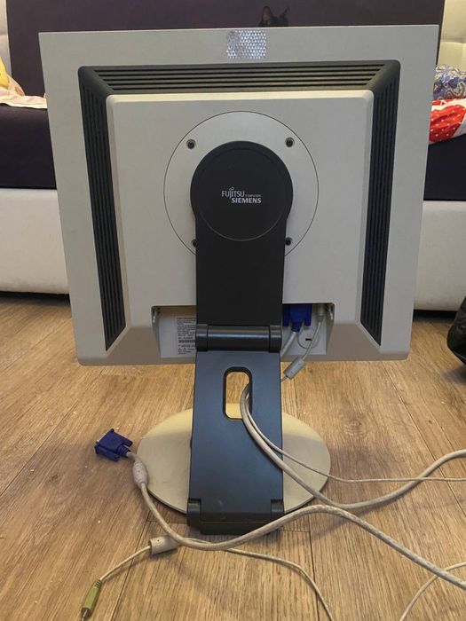монитор "Fujitsu Siemens", размер 37×41 см