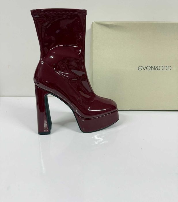 Even Odd High heeled