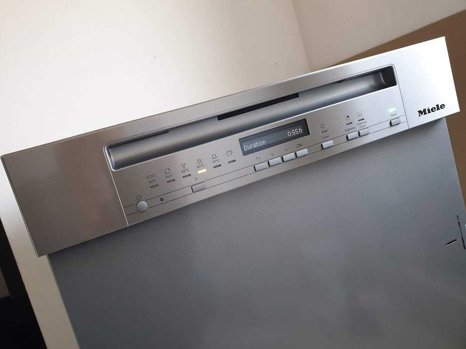 XXL Съдомиялна Miele - Auto Open - 14 Комплекта - Частично Вграждане