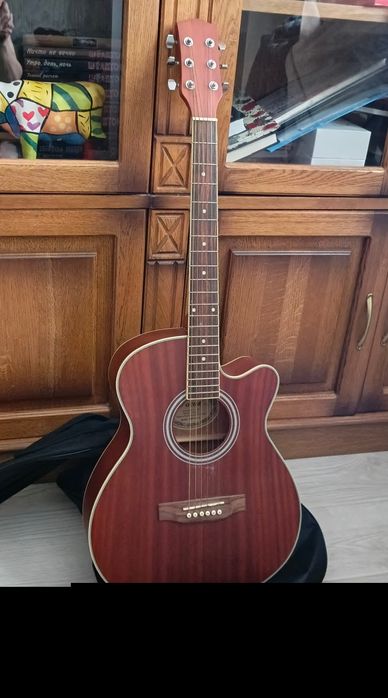 Гитара акустическая