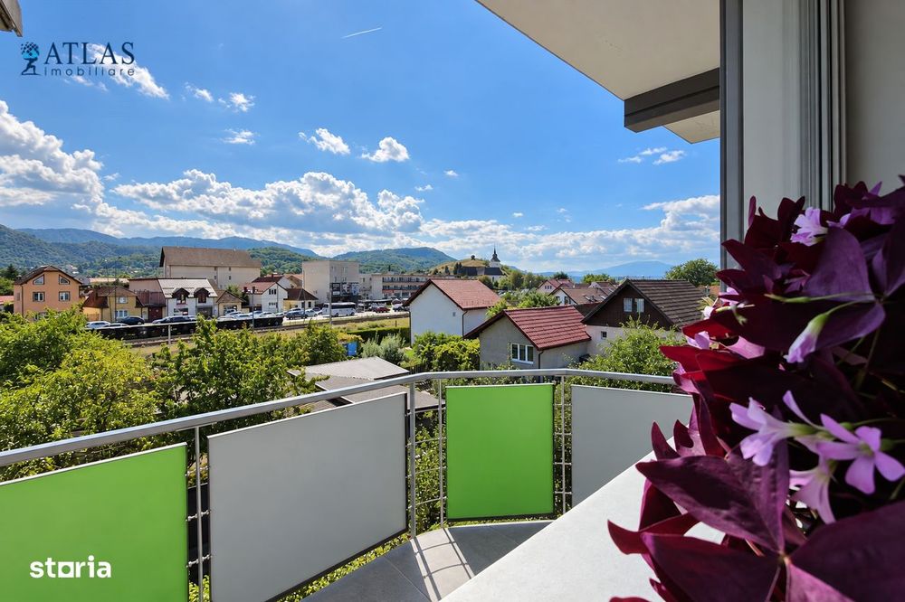 Imobil tip vila, et. 2 din 3, 77 mp., 2 bai, 2 balcoane, 2 parcari
