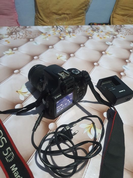 Canon d1100 sotiladi