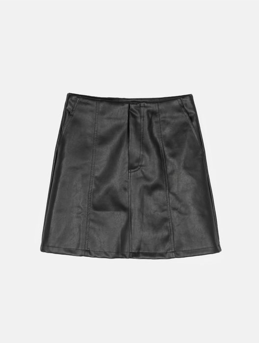 Fusta neagra,piele ecologica, noua cu eticheta