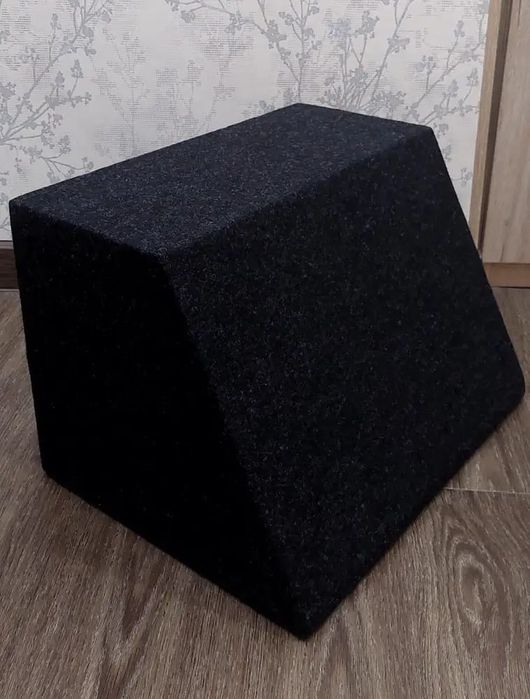 Продам новые сабвуфер и короб