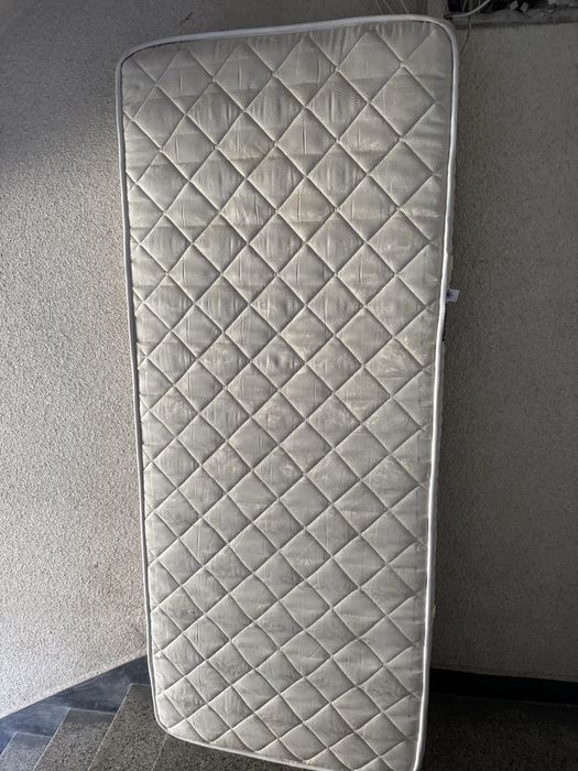 Матрак 200/85/20 в добро състояние