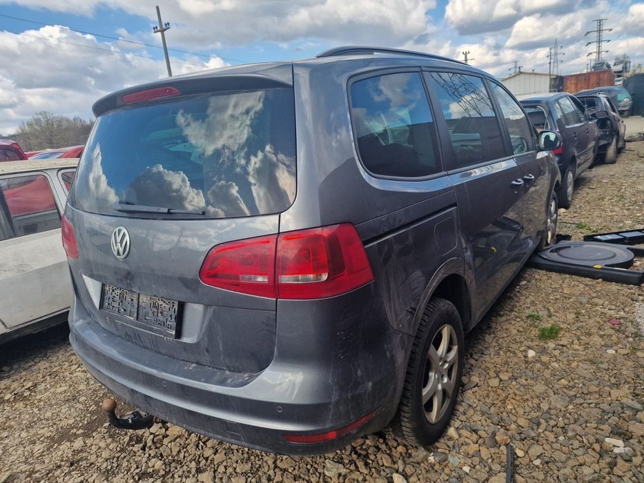 Dezmembram Volkswagen Sharan, an 2012, 2.0 TDI cod CFF, cutie manuala