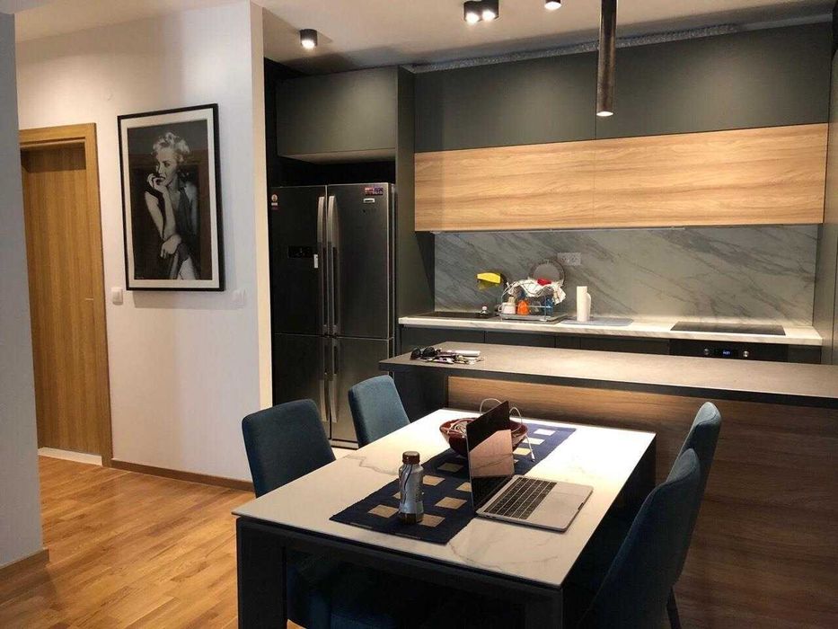 Дава се под наем Двустаен апартамент в Бургас, Център - 59 кв.м за 204 € - Снимка #2