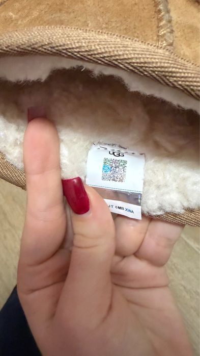 UGG- чисто нови обувки