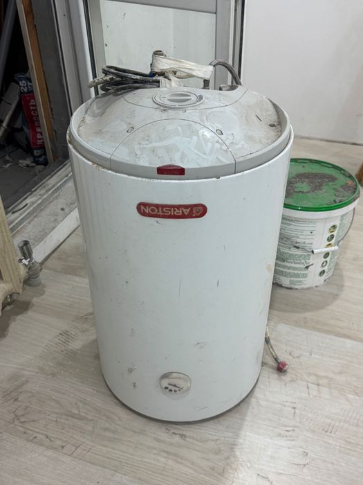 Бойлер хороший  ARISTON