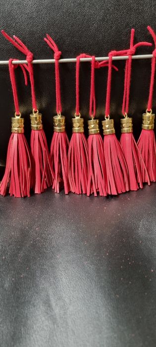 Кожени пискюли за украса на чанове/ кукери