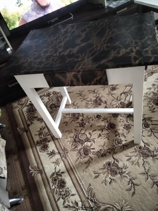 Продам кухонный стол б/у