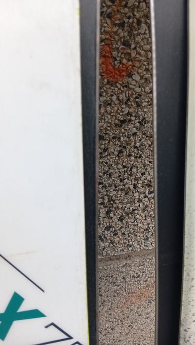 За възрастни и джуниър ски 140/142 см.