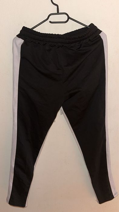 2 perechi de pantaloni