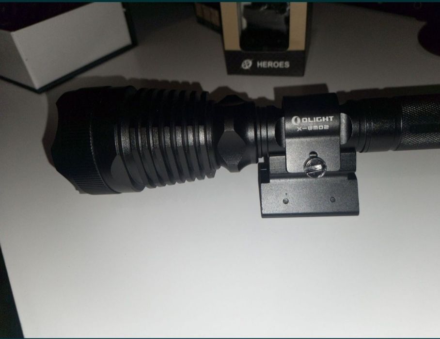 Suport magnetic OLIGHT pentru prindere lanterna, camping, vanatoare