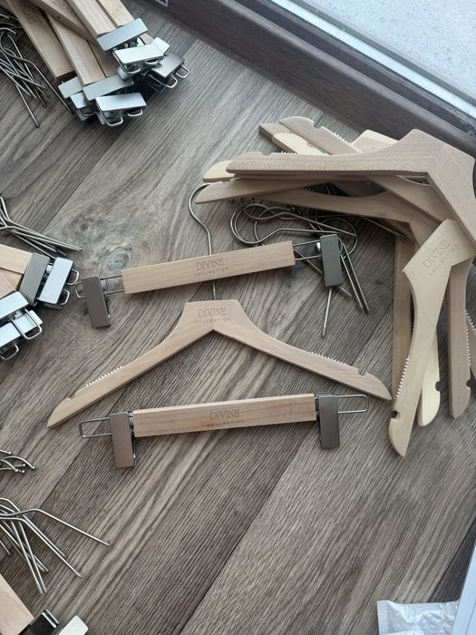 Продам вешалки и плечики