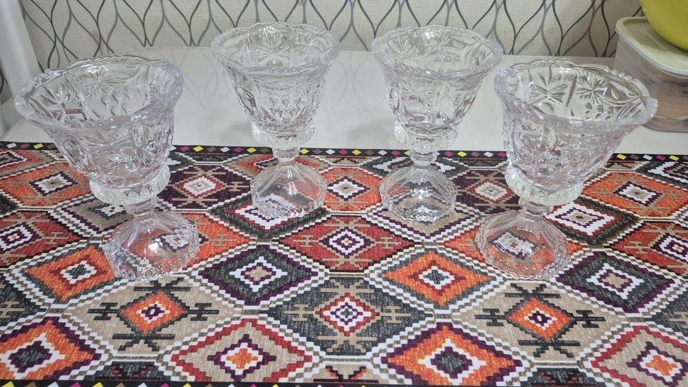 Конфеты салуға сатылады