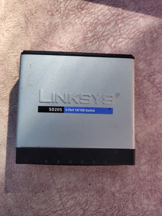 Продам 5-ти портовый свич