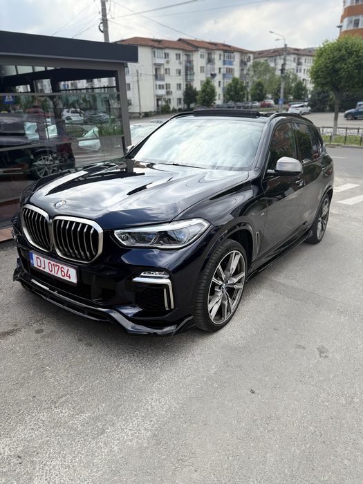 BMW X5 M50D 400 CP  –Laser Lights – Sky Lounge: