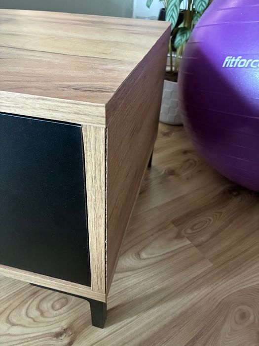 Холна маса с чекмедже