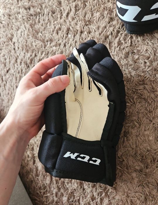 Manusi Hochei-CCM, noi