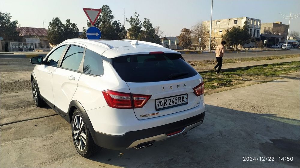 Lada Vesta SW Cross