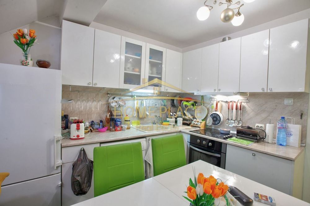 Дава се под наем Двустаен апартамент в Варна, Колхозен пазар - 42 кв.м за 306 € - Снимка #1