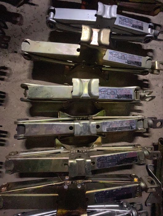 Домкраты автомобильные