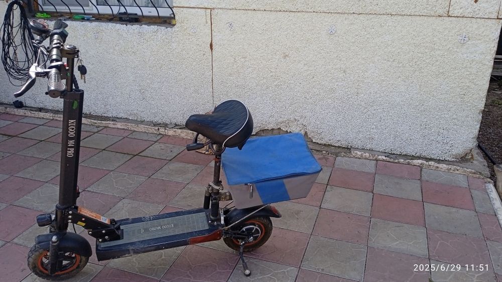 Продам электросамокат куго М4 про