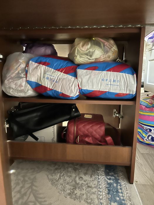 Продам стол книжка