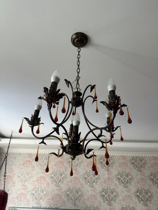 2 люстры, 2 настенные бра