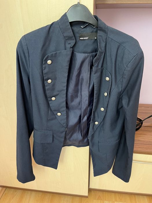 Елегантни дамски сака