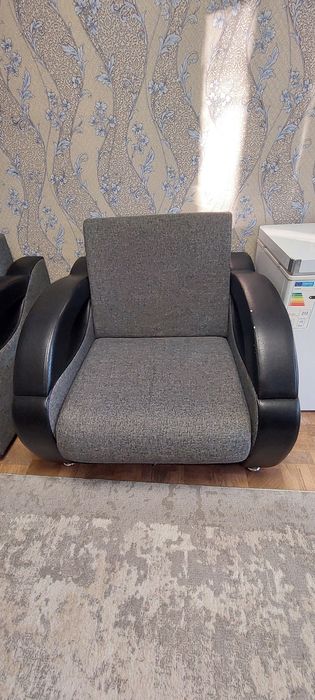 Продам диван с креслой