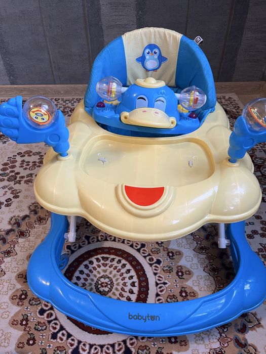 Ходунок Babyton в синем цвете
