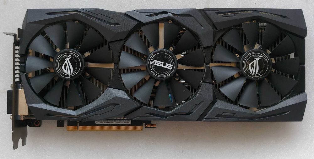 Placa video ASUS GeForce GTX 1070 ROG STRIX GAMING O8G 8GB GDDR5 256-bit