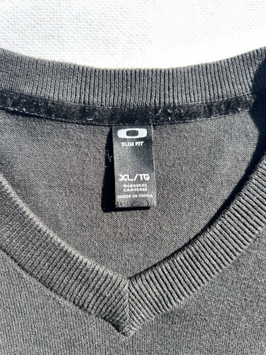 Pulover Oakley V-Neck barbati toamna negru marimea XL slim fit ca NOU