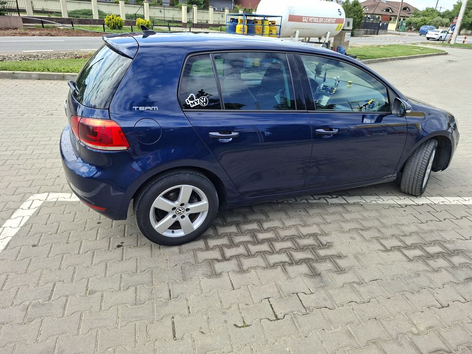 VOLKSWAGEN Golf 2010 — imagine 2