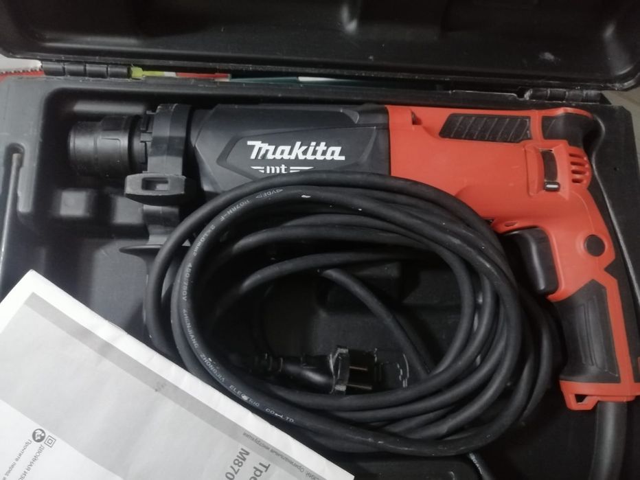 Продам перфоратор макита  серия мт оригинал